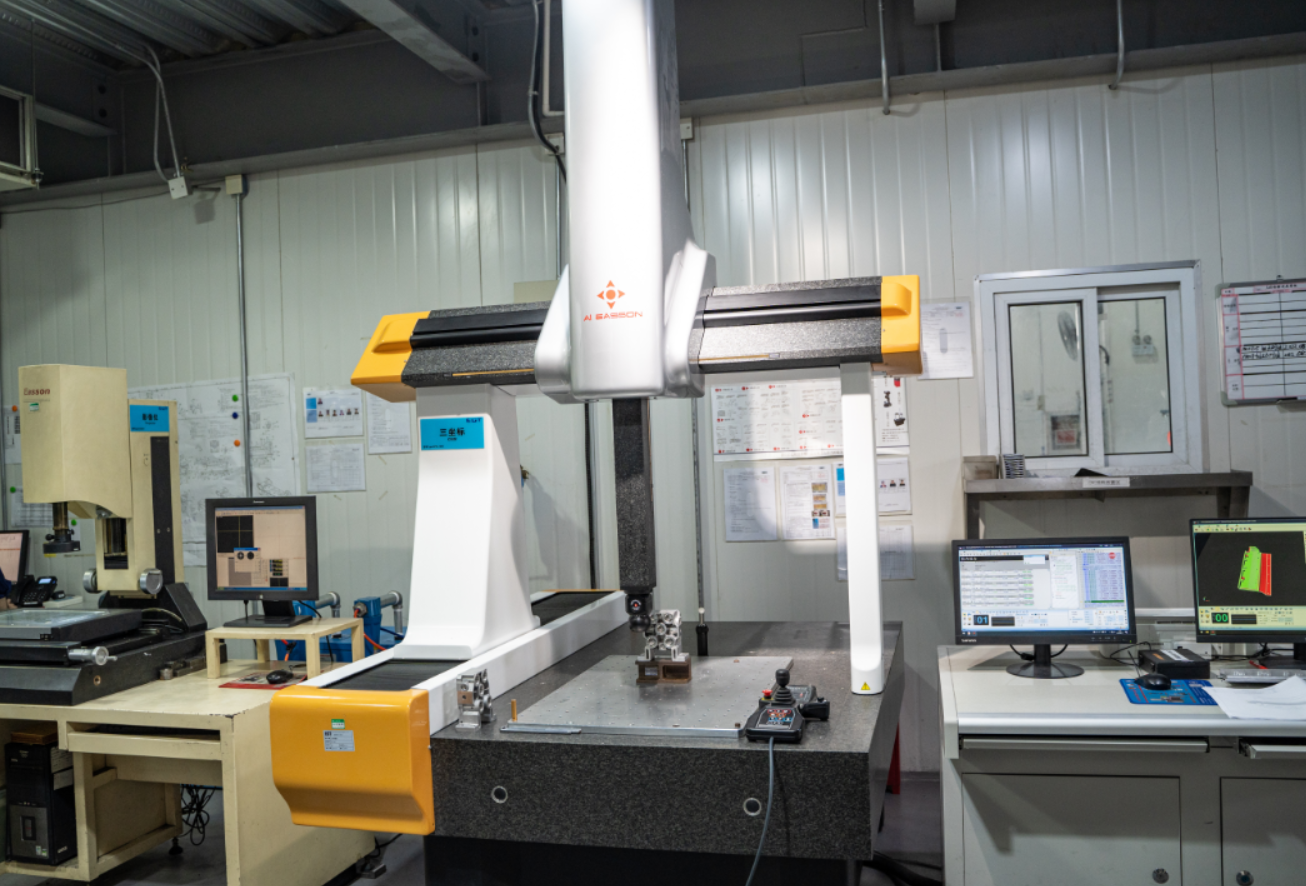 Three coordinate measuring machine